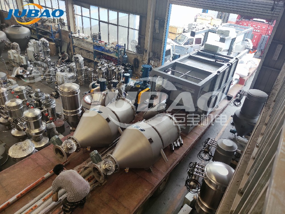 兩臺噸包投料站、兩臺真空上料機、螺旋上料機等發(fā)貨了