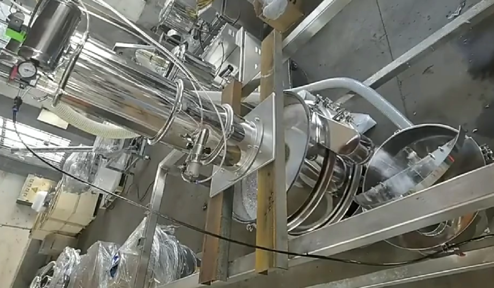 真空上料機接旋振篩、料倉試樹脂粉物料